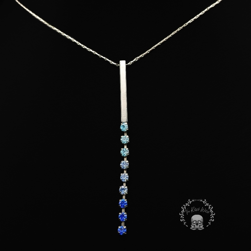Chic Silver Necklace with Blue Accents